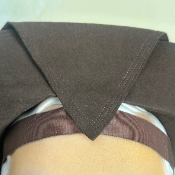 RARE  & UNUSUAL 1930s\' BROWN FELT HAT WITH GROSGRAIN BANDS. main image 7